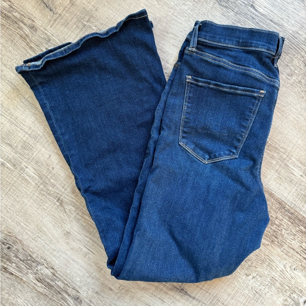 American Eagle high-rise boot, cut jeans